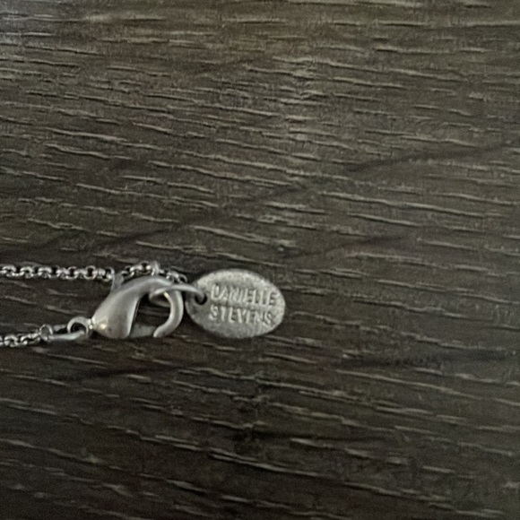 DANIELLE STEVENS LONG NECKLACE WITH A G LETTER PENDANT. - Picture 5 of 8